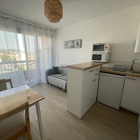 2 Etoiles Proche Thermes Avec Balcon - Fr-1-503-187 * Balaruc-les-Bains